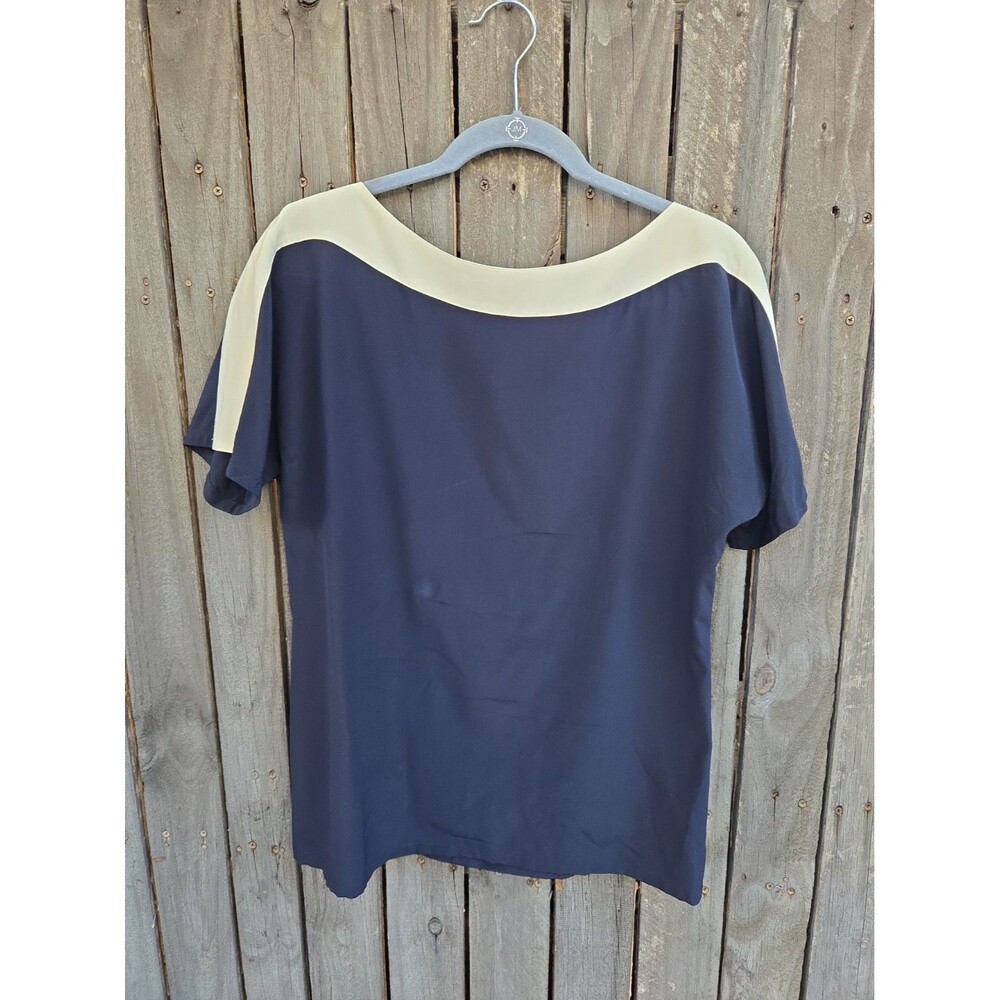 St. John Silk Short Sleeve Bateau Neckline Blouse Navy Ivory Size 6